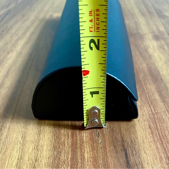 NWOT Barton Perreira case & cloth - Picture 14 of 15